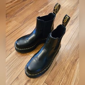 Dr.Martens 2976 Quad Platform Chelsea boot
